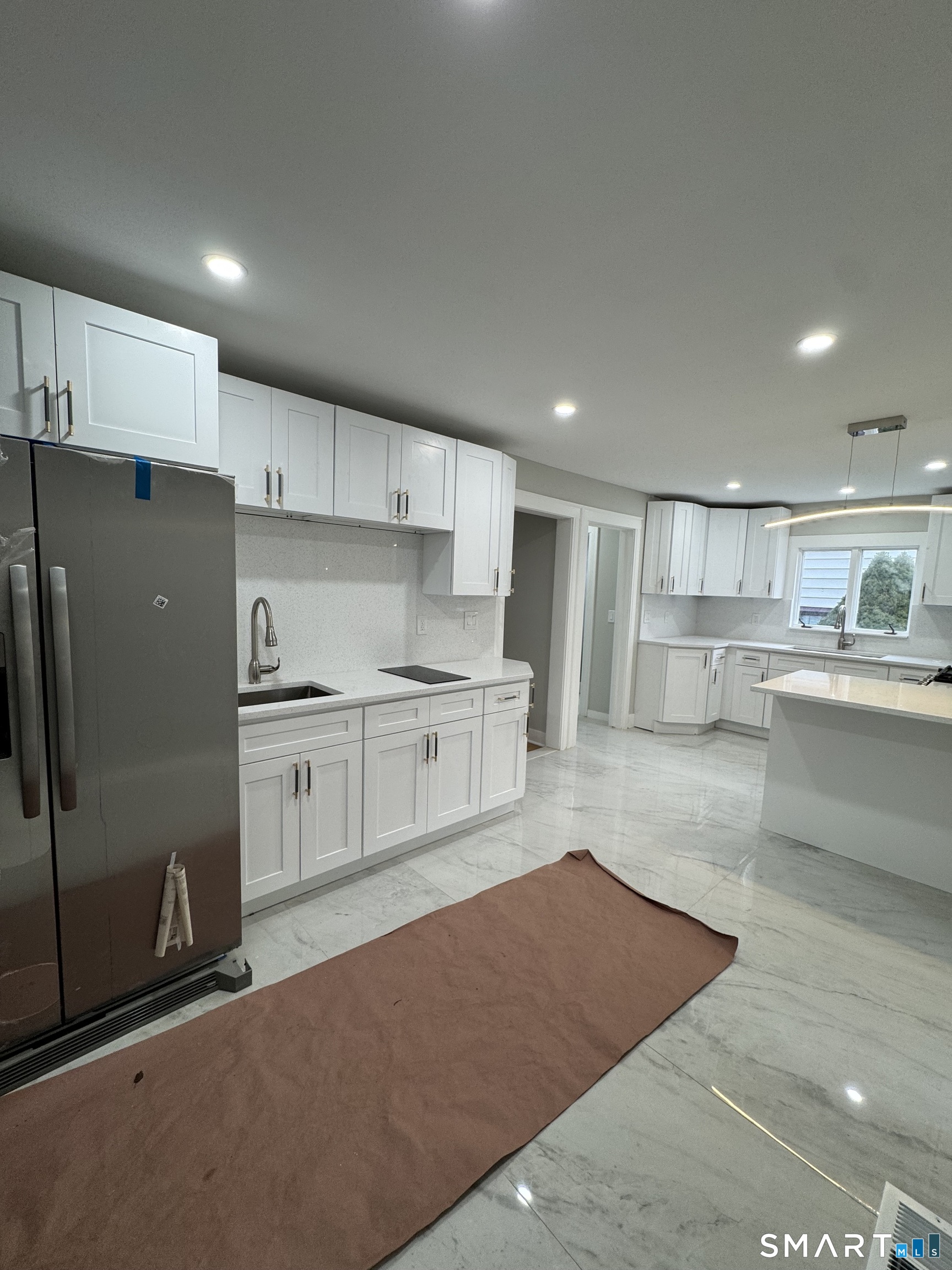 130 Roydon Road New Haven, CT 06511 - Photo 9 of 28