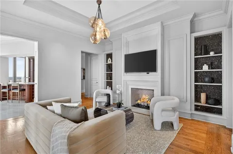 $1,895,000 | 3376 Peachtree Road Northeast, Unit 41A, Atlanta, GA 30326