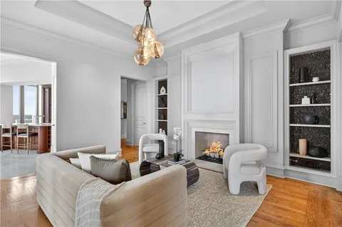 $1,895,000 | 3376 Peachtree Road Northeast, Unit 41A, Atlanta, GA 30326