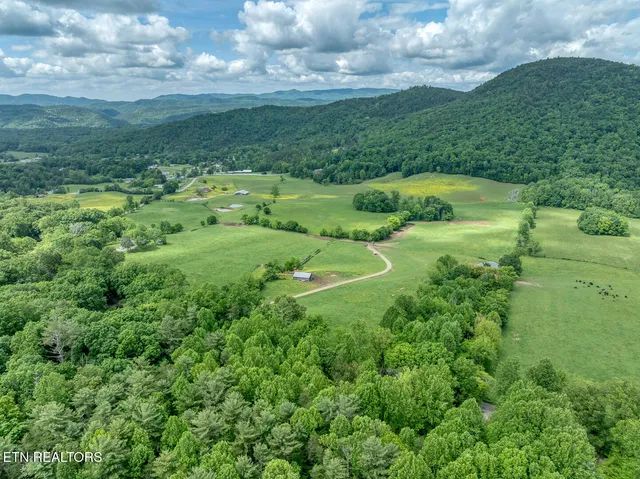 $179,900 | 1153 Schoolhouse Gap Road, Townsend, TN 37882
