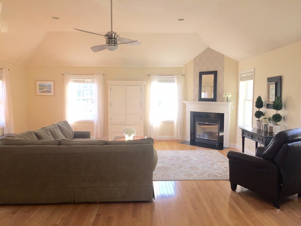 3 Sleigh Ride Lane Littleton, MA 01460 - Photo 4 of 21