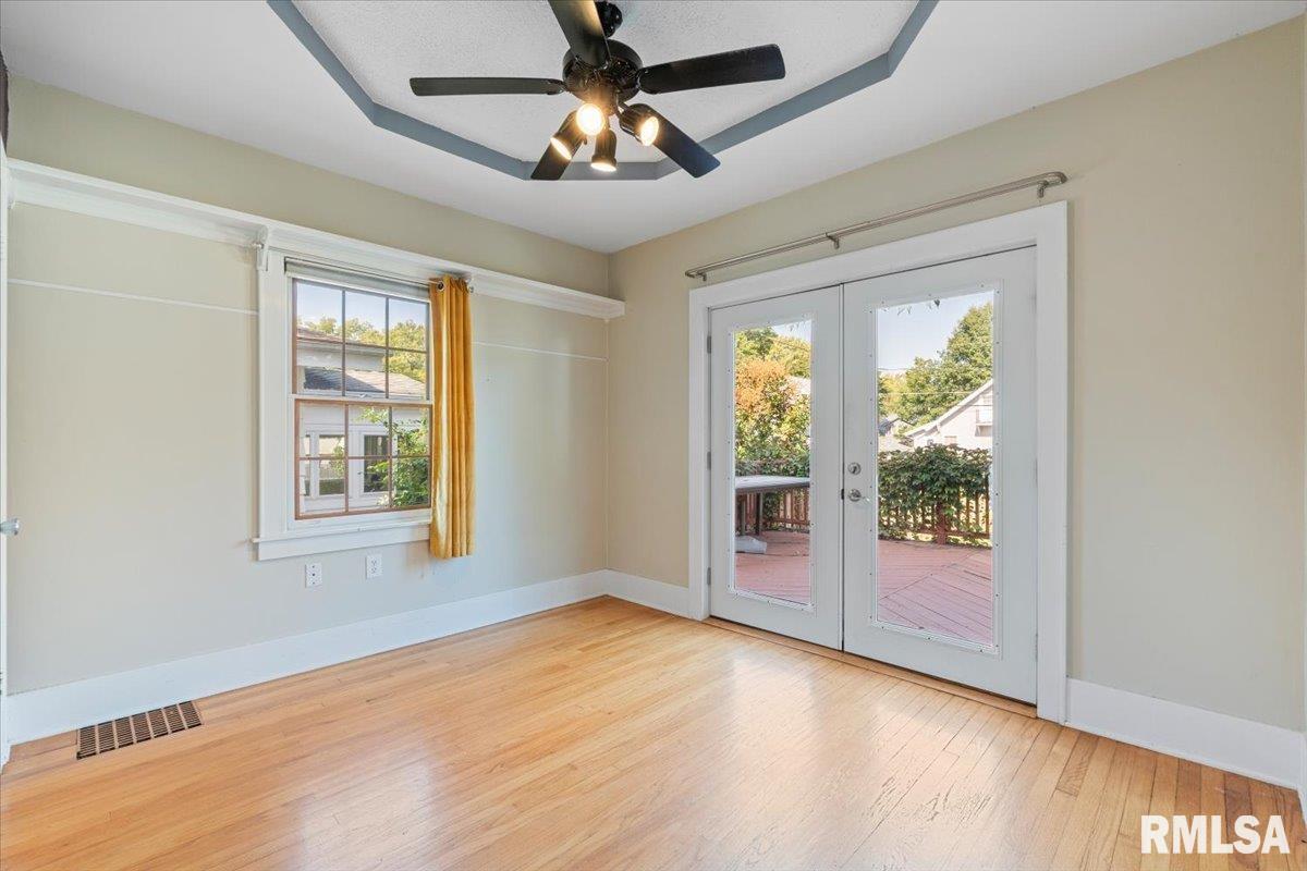 2421 15th Avenue Moline, IL 61265 - Photo 25 of 42