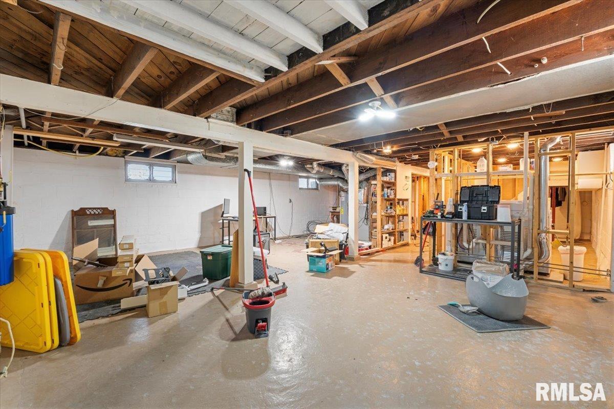 2421 15th Avenue Moline, IL 61265 - Photo 35 of 42