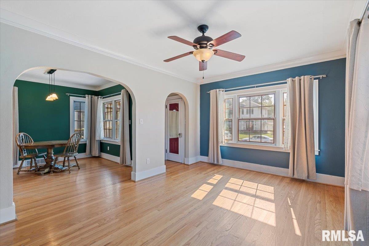 2421 15th Avenue Moline, IL 61265 - Photo 8 of 42