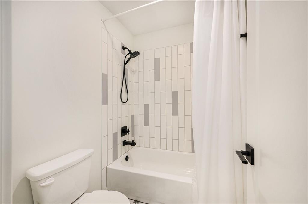 3207 Southwest Enoch Street Lee's Summit, MO 64082 - Photo 32 of 40