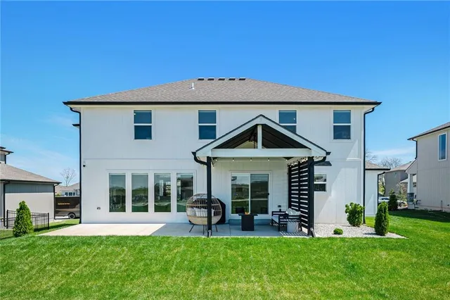 $649,900 | 3207 Southwest Enoch Street, Lee's Summit, MO 64082