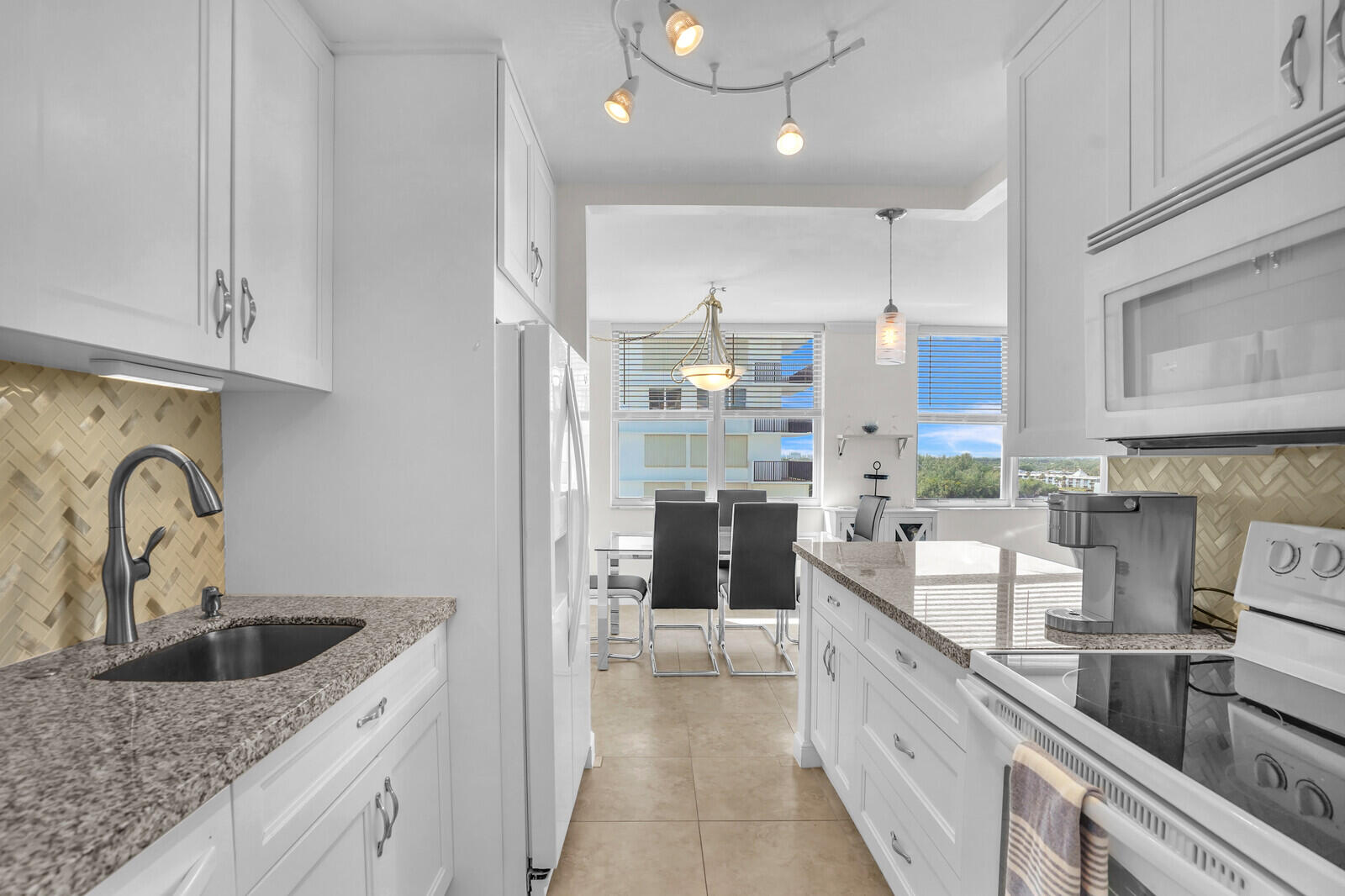 2121 North Ocean Boulevard, Unit 902E Boca Raton, FL 33431 - Photo 11 of 46 Newer Design Fixtures