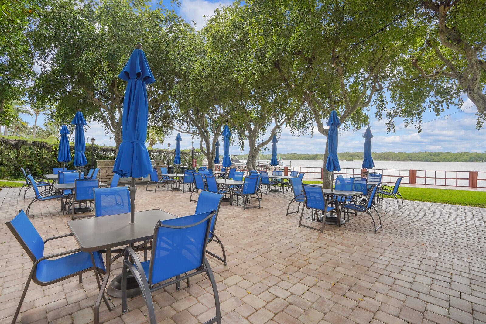 2121 North Ocean Boulevard, Unit 902E Boca Raton, FL 33431 - Photo 45 of 46 Barbeque