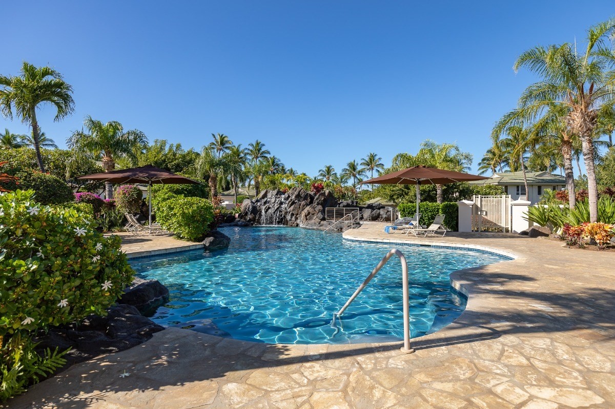 68-1375 Pauoa Road, Unit M2 Kamuela, HI 96743 - Photo 24 of 26 a view of a house with a yard
