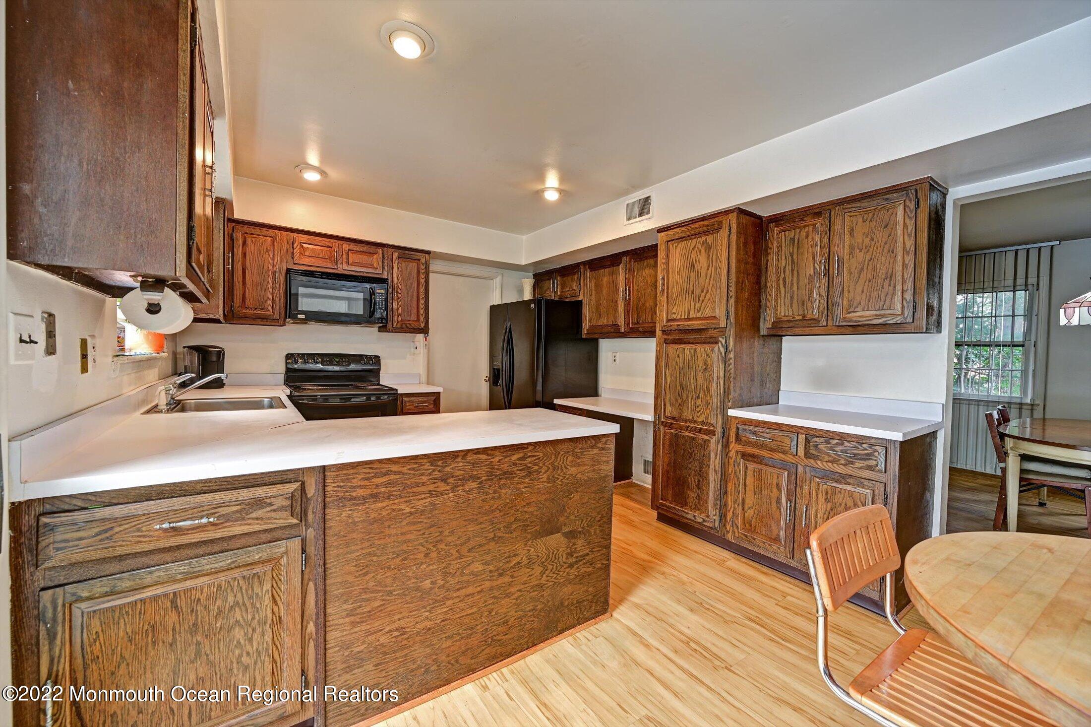 8 Alberta Drive Marlboro, NJ 07746 - Photo 12 of 29 KITCHEN