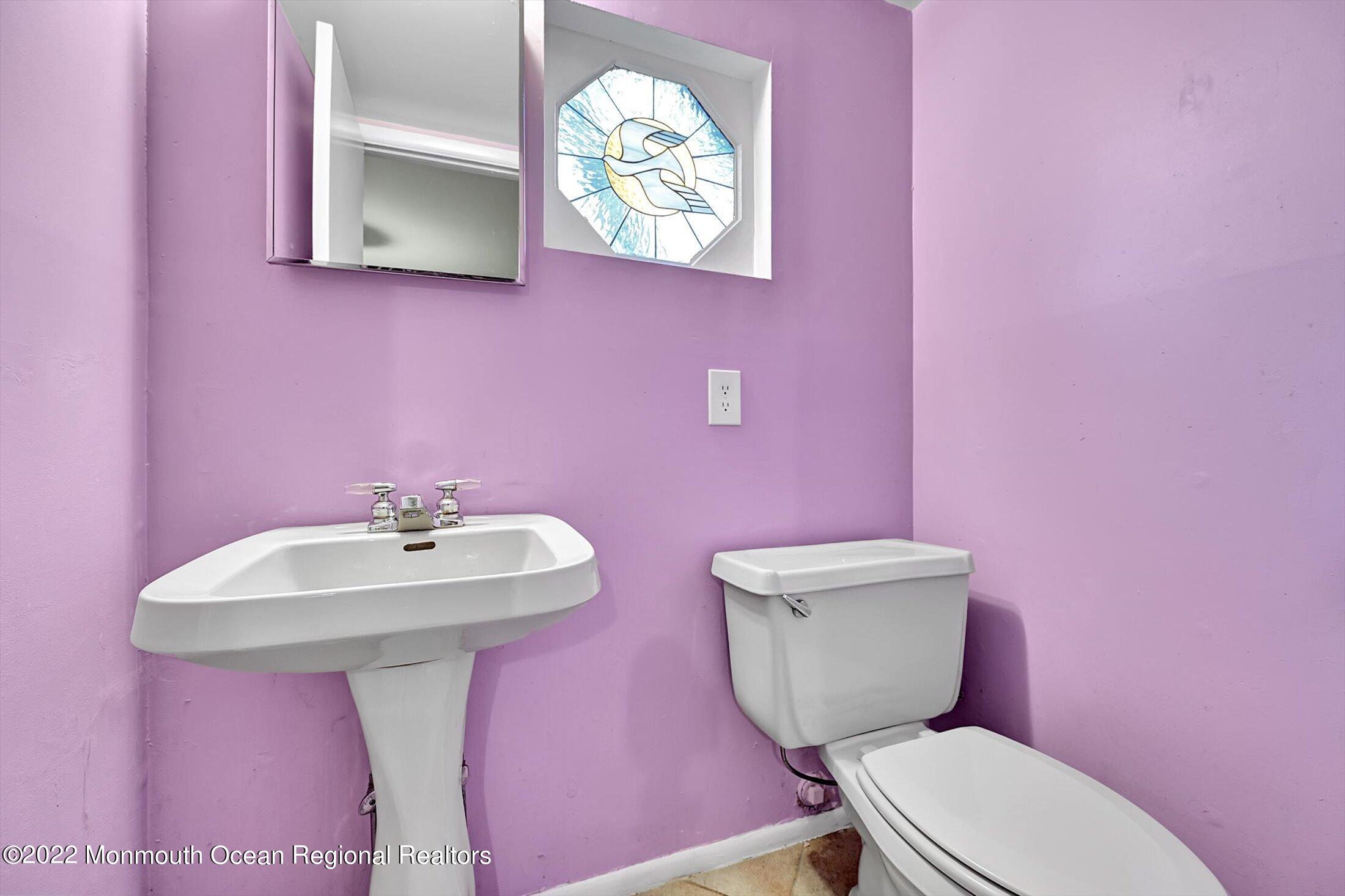 8 Alberta Drive Marlboro, NJ 07746 - Photo 24 of 29 POWDER ROOM