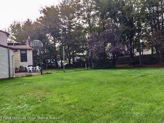 8 Alberta Drive Marlboro, NJ 07746 - Photo 25 of 29 YARD