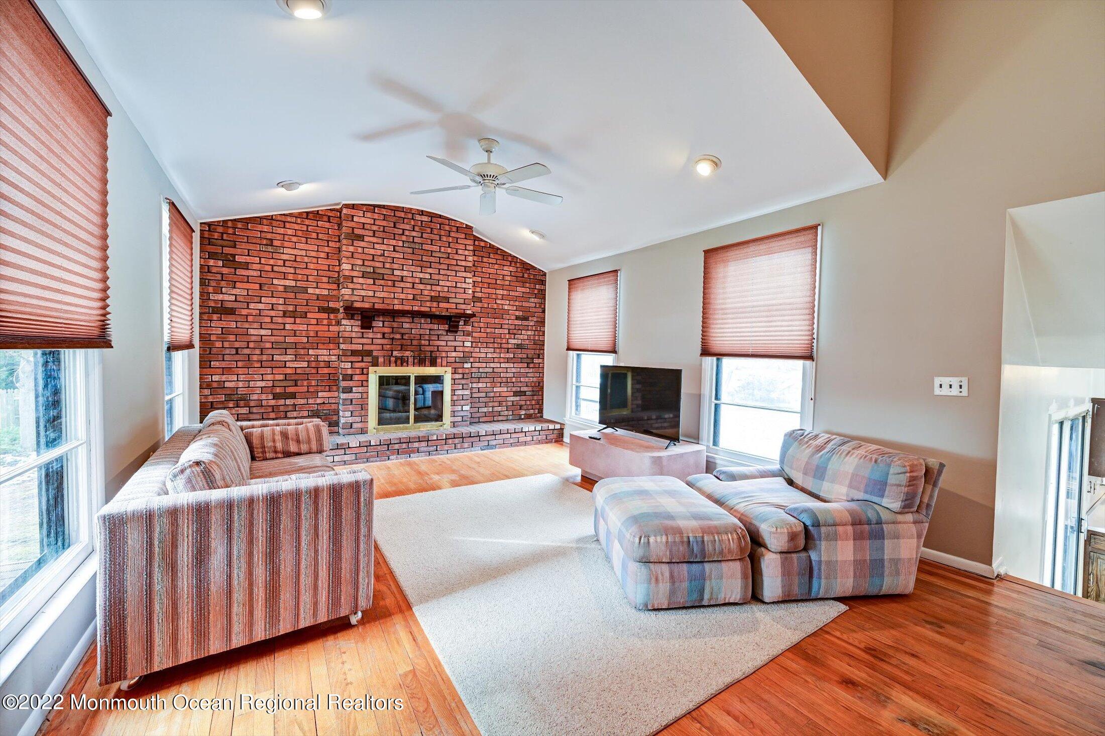 8 Alberta Drive Marlboro, NJ 07746 - Photo 6 of 29 FAMILY ROOM