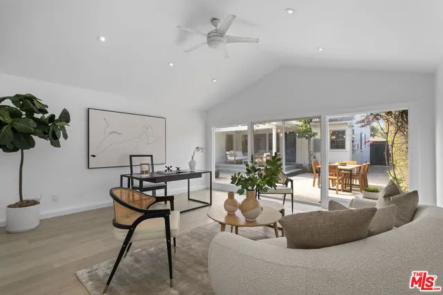 $2,100,000 | 1016 Indiana Court, Venice, CA 90291