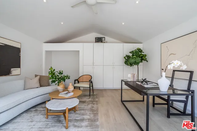 $2,100,000 | 1016 Indiana Court, Venice, CA 90291