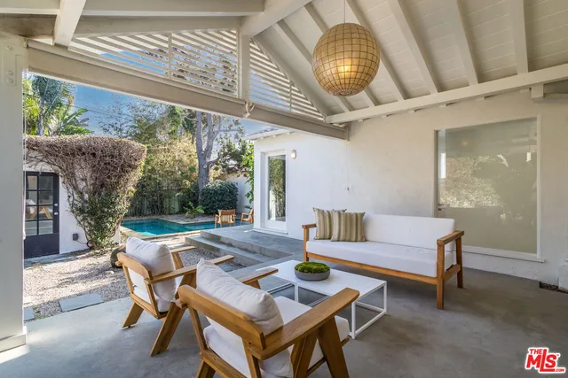 $2,100,000 | 1016 Indiana Court, Venice, CA 90291