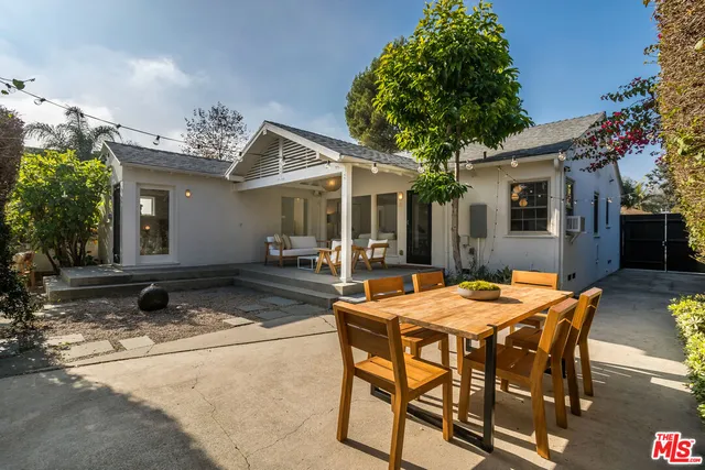 $2,100,000 | 1016 Indiana Court, Venice, CA 90291