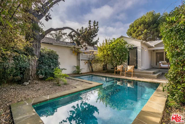 $2,100,000 | 1016 Indiana Court, Venice, CA 90291