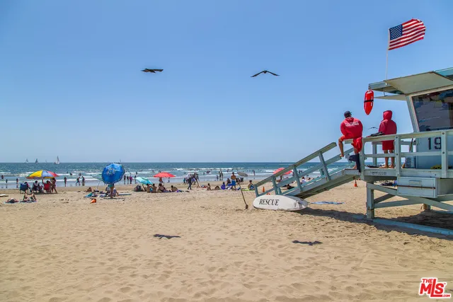 $2,100,000 | 1016 Indiana Court, Venice, CA 90291