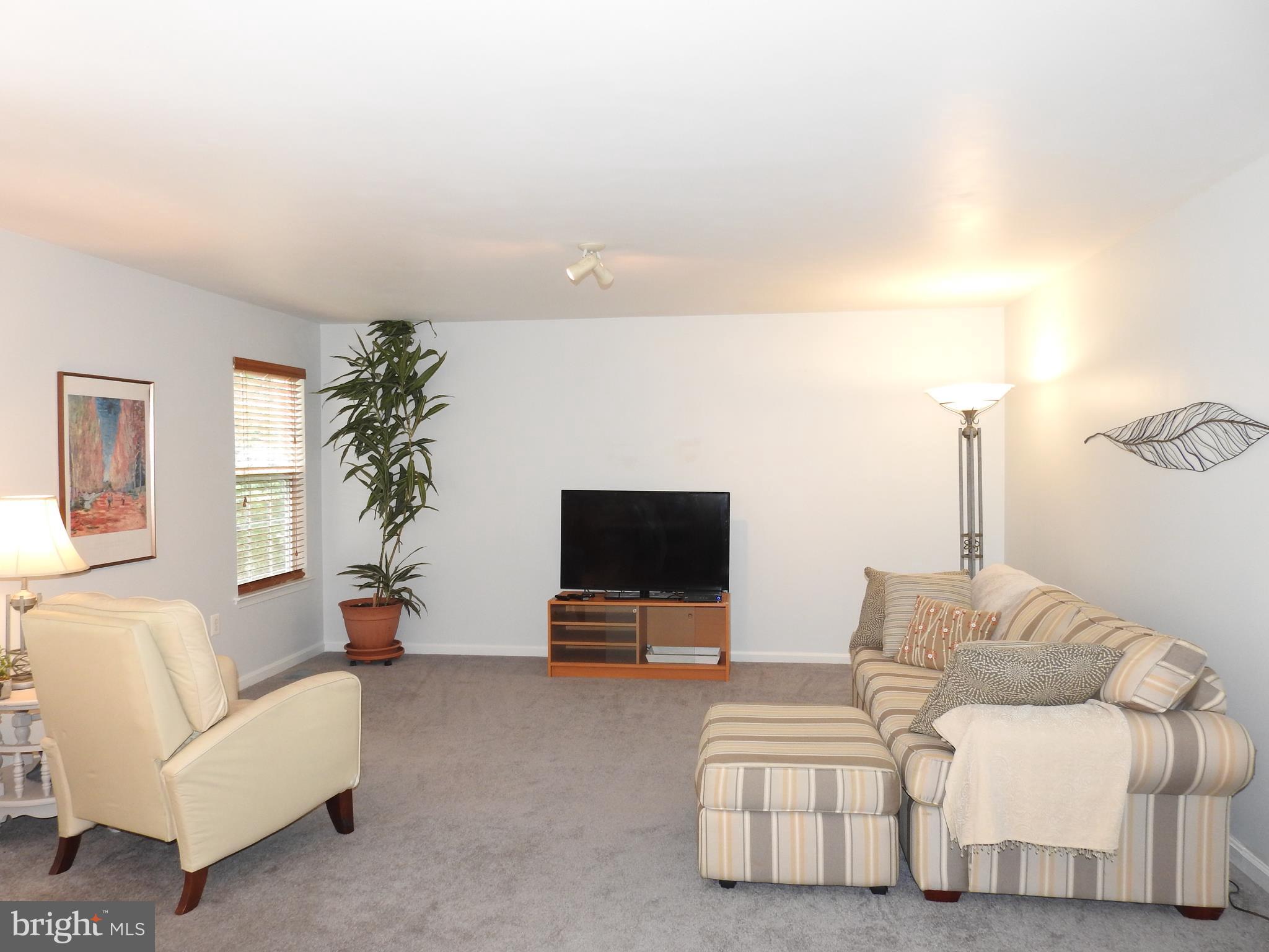 643 Matterhorn Road Westminster, MD 21158 - Photo 12 of 27 Family Room