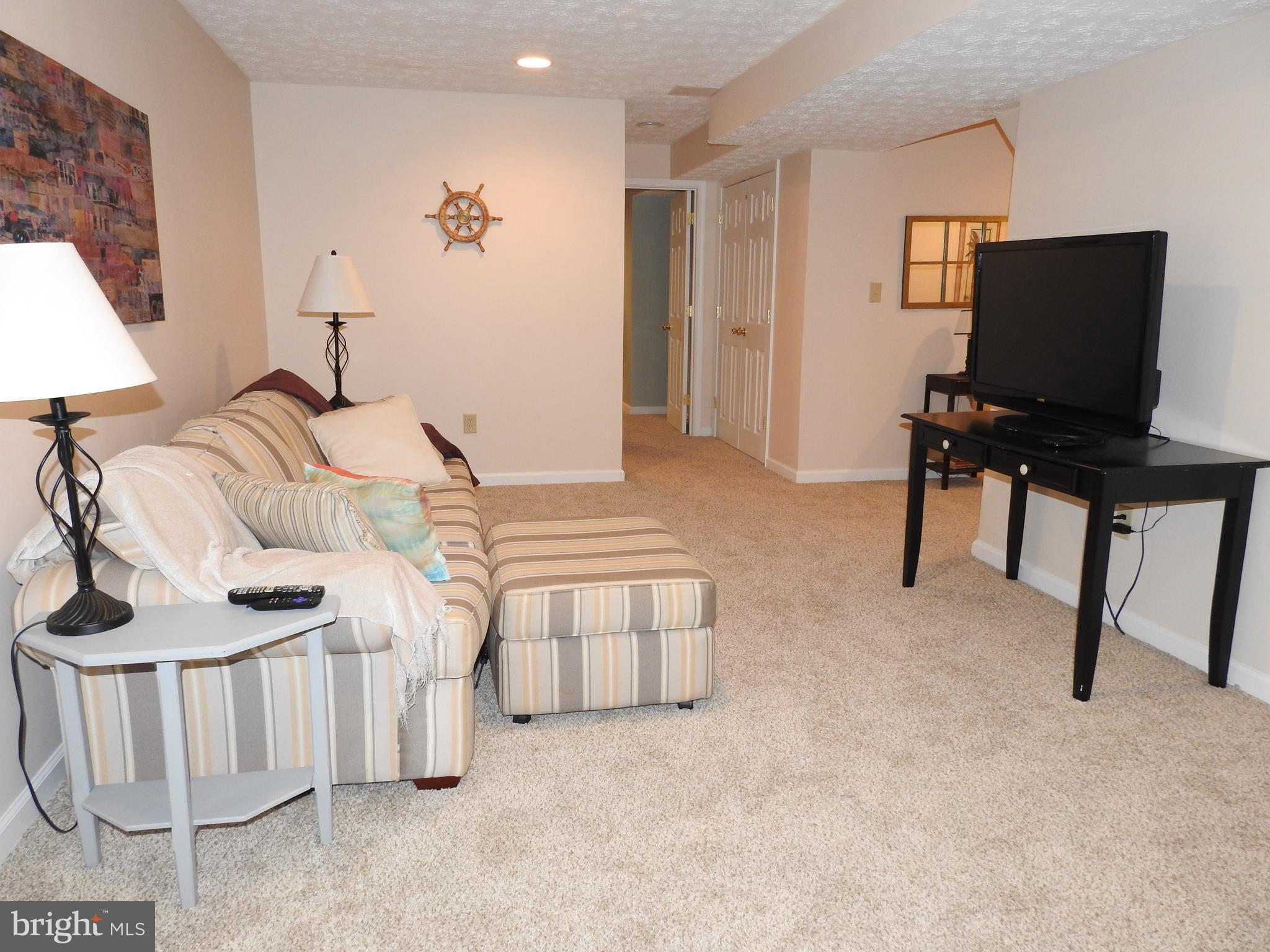 643 Matterhorn Road Westminster, MD 21158 - Photo 20 of 27 Family Room
