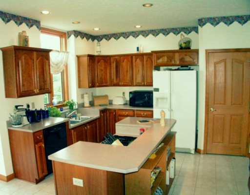 272 Saunders Station Road Level Green, PA 15085 - Photo 4 of 8 Kitchen.