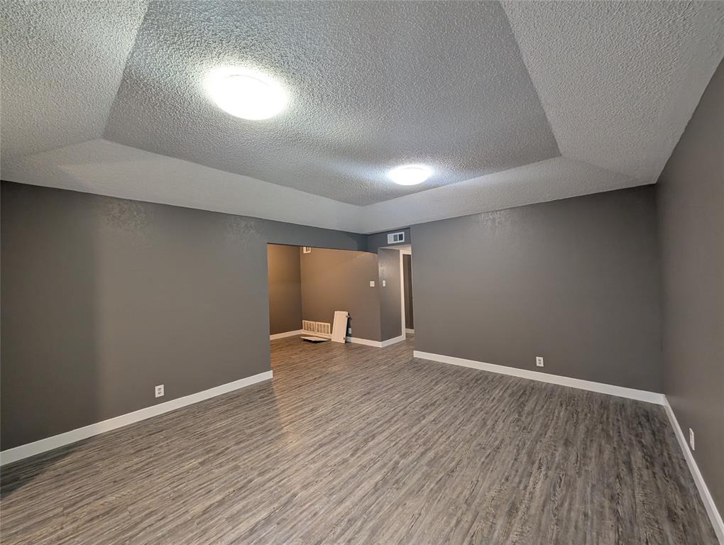 6709 Ridgecrest Court Fort Worth, TX 76133 - Photo 5 of 16