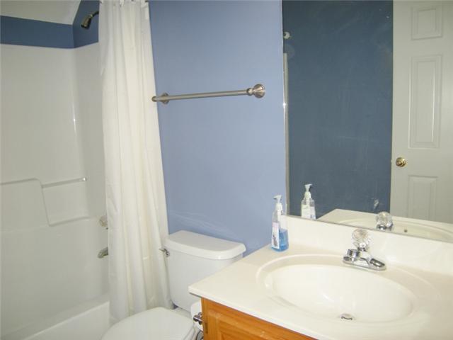 4968 Burnt Knob Road Murfreesboro, TN 37129 - Photo 13 of 19 Upstairs full bath.