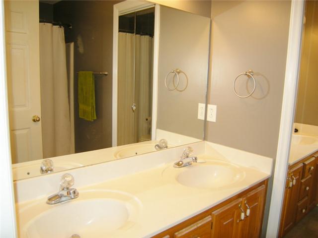 4968 Burnt Knob Road Murfreesboro, TN 37129 - Photo 9 of 19 Master bath has double vanities and a walk-in closet.