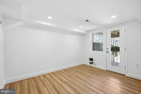 $850,000 | 329 18th Place Northeast, Washington, DC 20002
