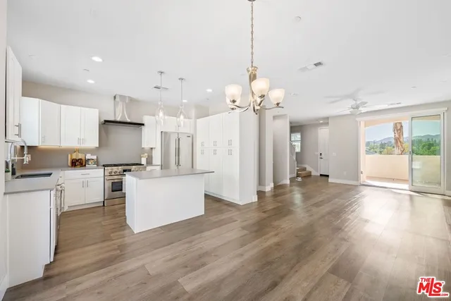 $5,912 | 4393 Paxton Place, Calabasas, CA 91302