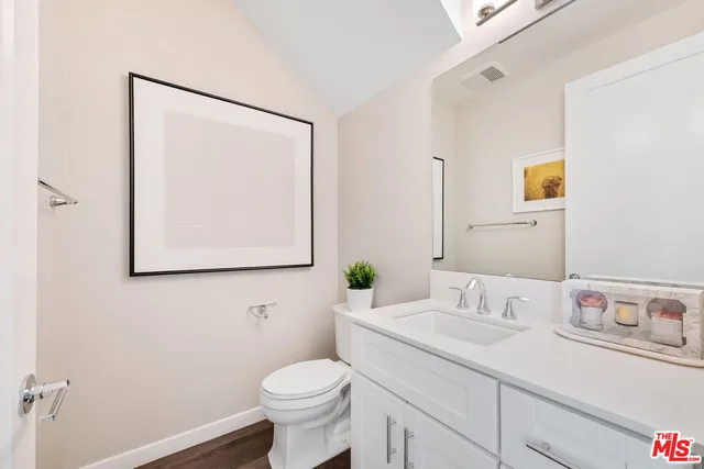 $5,912 | 4393 Paxton Place, Calabasas, CA 91302