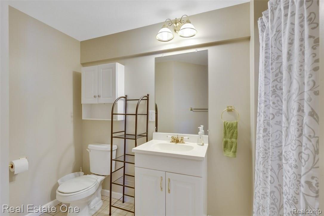 3888 Fawn Drive Rochester, MI 48306 - Photo 46 of 50 dsc09579-dsc09583.jpg