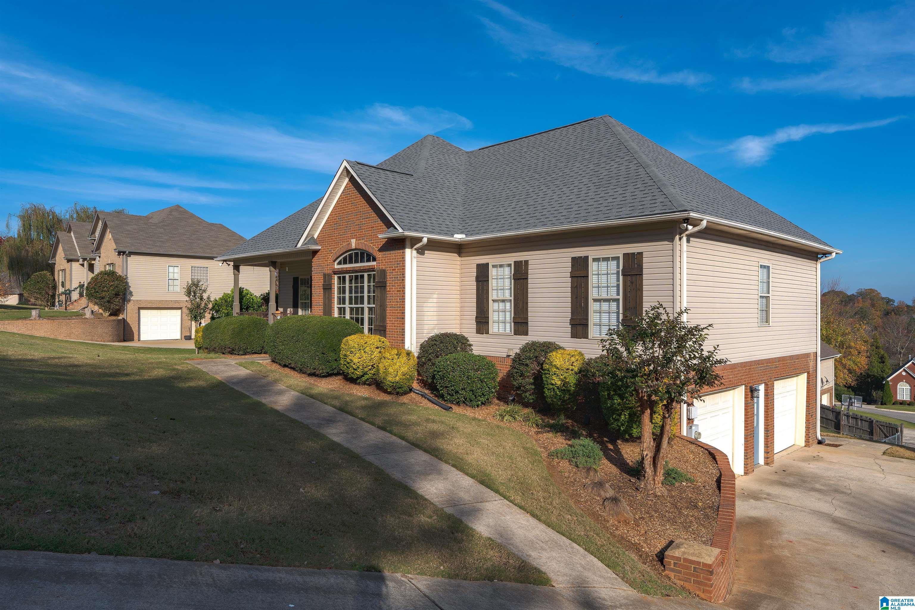 1055 Summit Ridge Way Odenville, AL 35120 - Photo 2 of 28