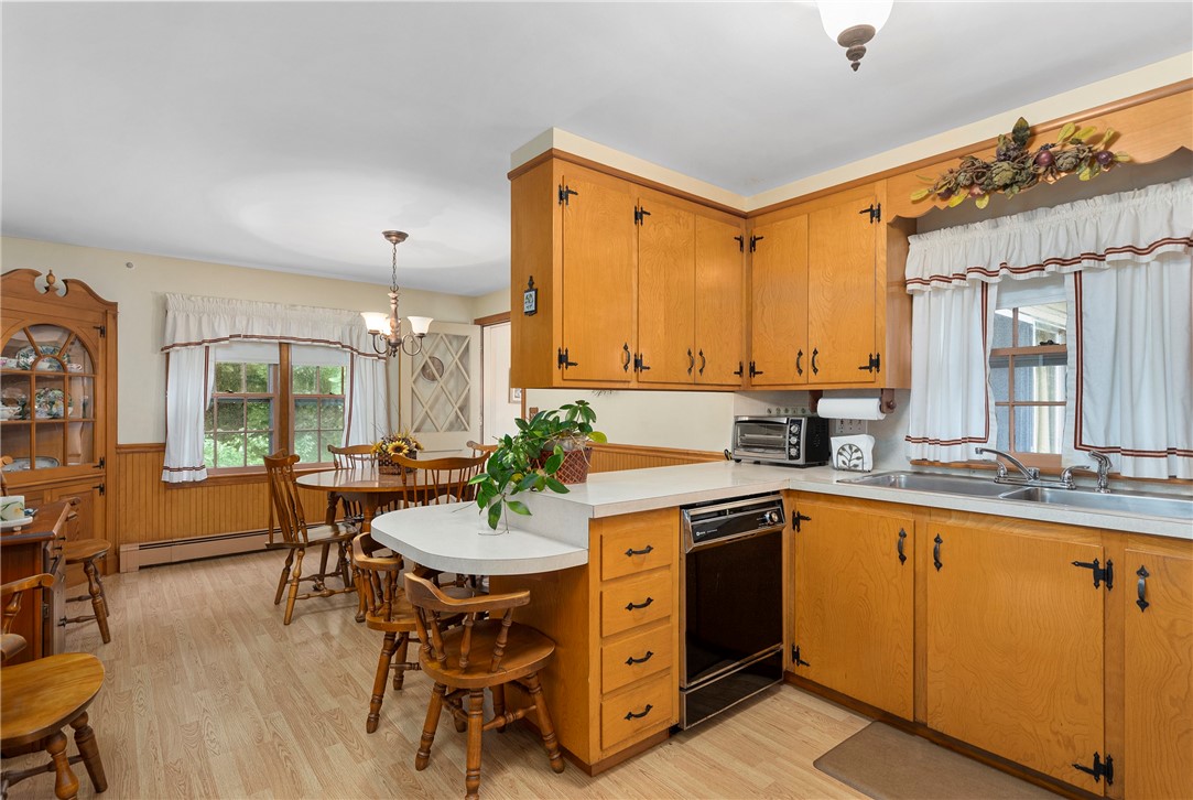 115 Intervale Road Cranston, RI 02910 - Photo 9 of 24