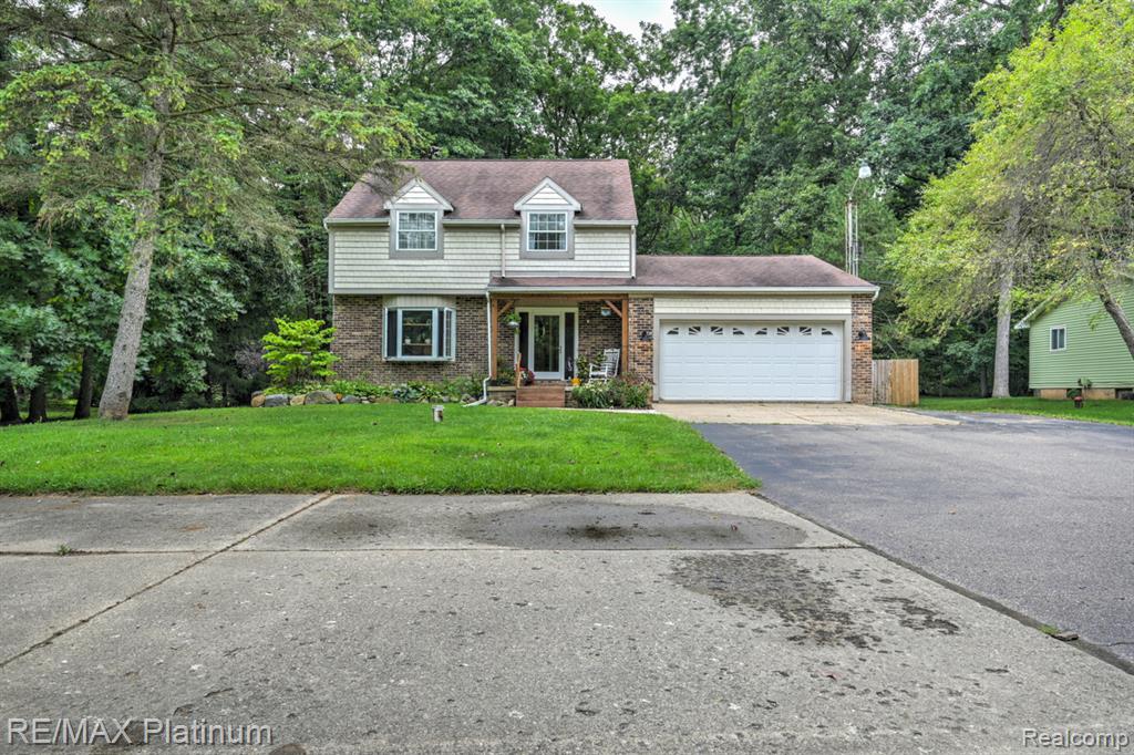 13242 Torrey Road Fenton, MI 48430 - Photo 1 of 50