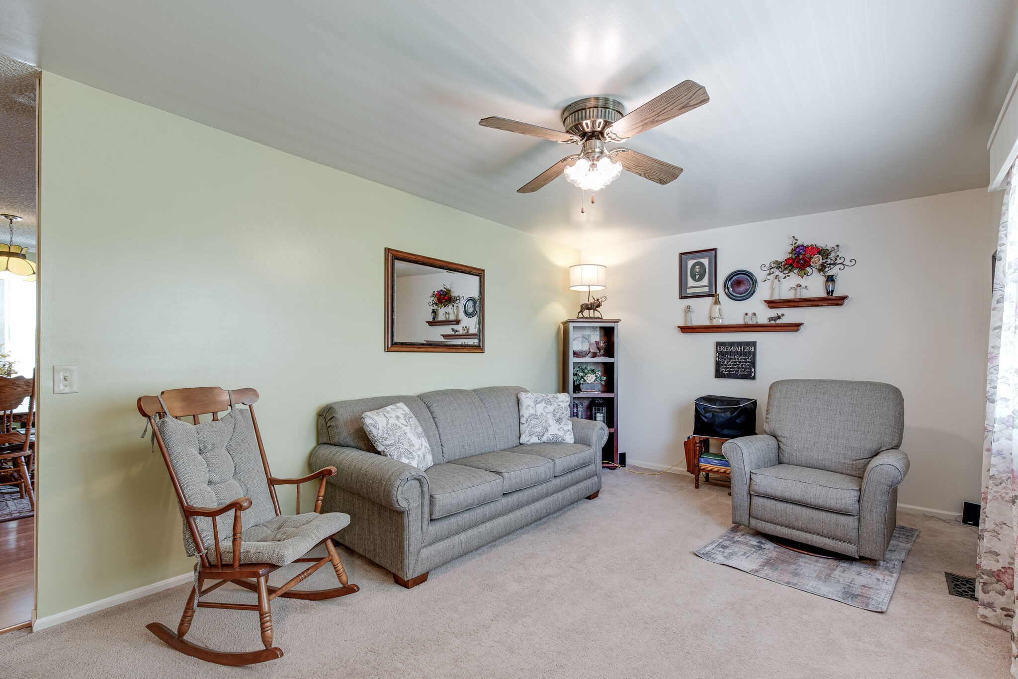 417 Cedarcliff Road Antioch, TN 37013 - Photo 7 of 25 a living room with furniture