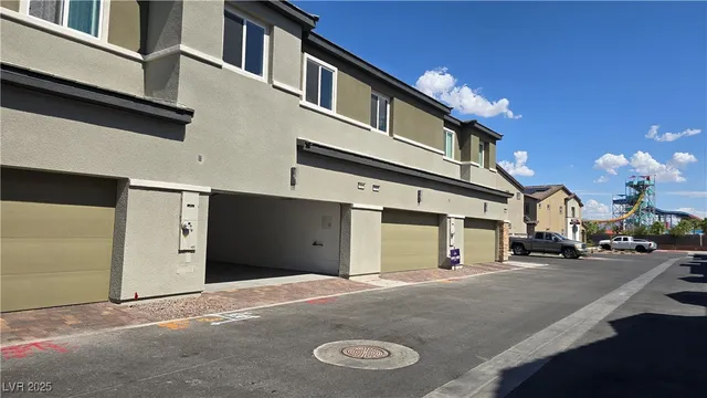 $2,000 | 988 Gearus Place, Henderson, NV 89011
