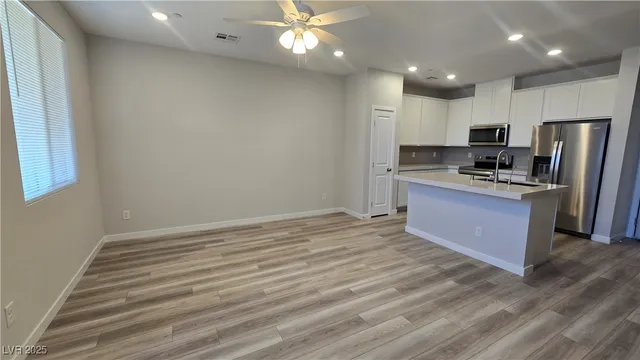 $2,000 | 988 Gearus Place, Henderson, NV 89011