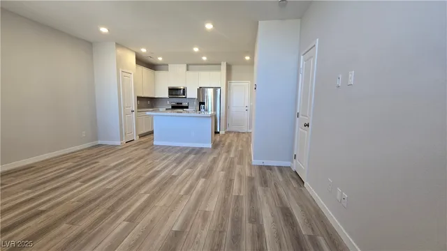 $2,000 | 988 Gearus Place, Henderson, NV 89011