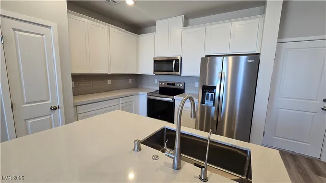 $2,000 | 988 Gearus Place, Henderson, NV 89011