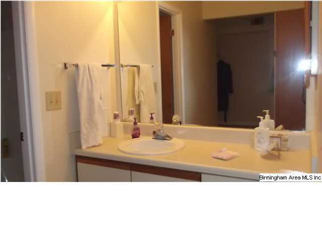 307 Paradise Isle, Unit 307 Riverside, AL 35135 - Photo 14 of 31