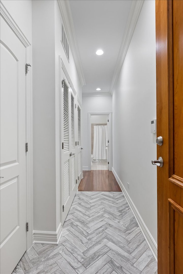 35 South Racine Avenue, Unit 2NW Chicago, IL 60607 - Photo 2 of 18 Gallery Image 2