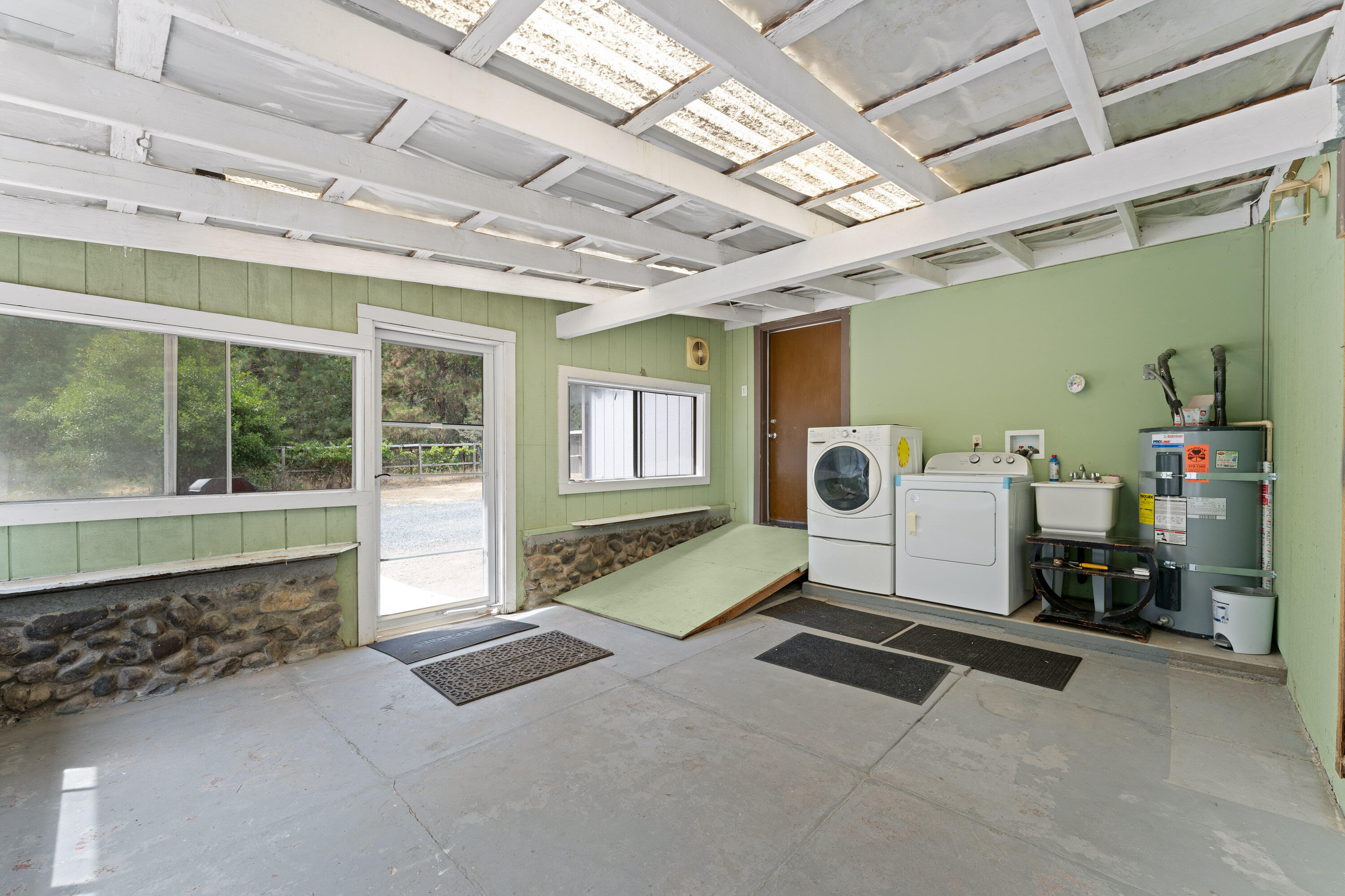 8342 Lower River Road Grants Pass, OR 97526 - Photo 26 of 43 INT-2