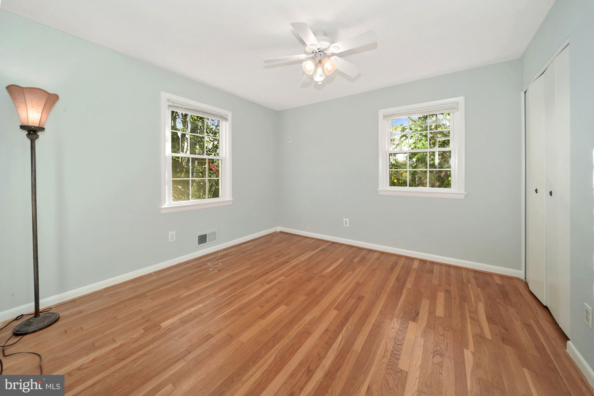 13124 Fernedge Road Silver Spring, MD 20906 - Photo 15 of 31 Upper level Bedroom.
