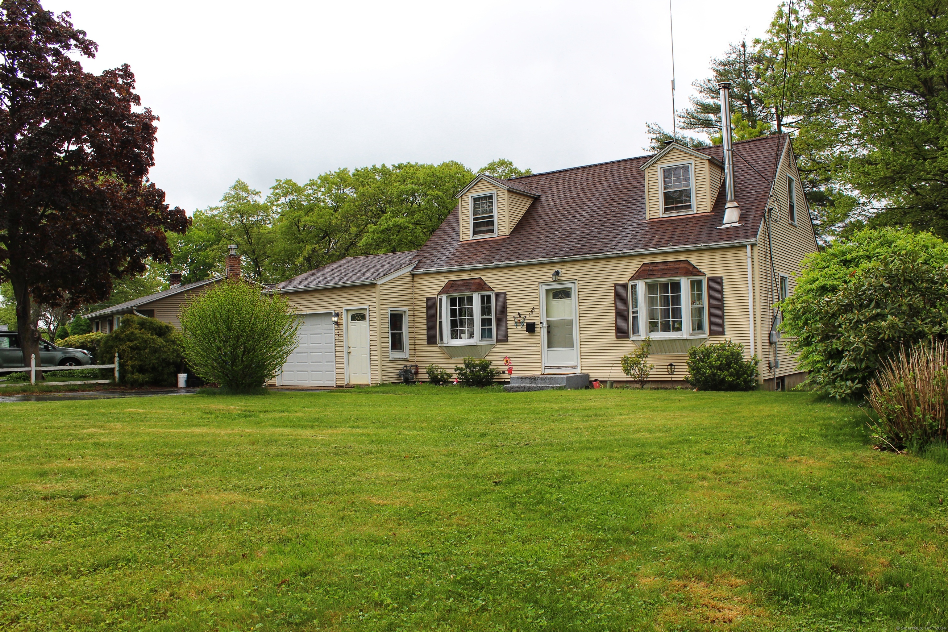 186 Pondview Dr  