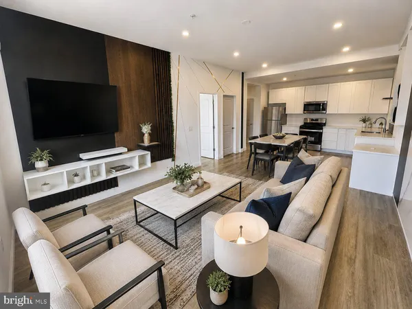 $1,600 | 322 Vine Street, Unit 2B, Camden, NJ 08102