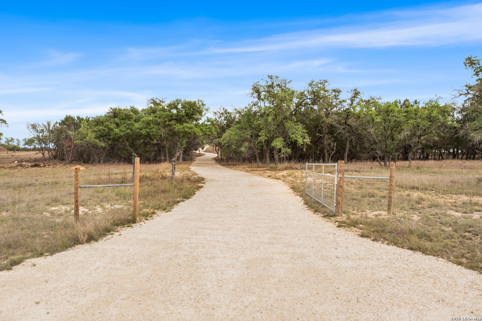 10205 2 Johns Road Boerne, TX 78006 - Photo 4 of 32 a view of a yard