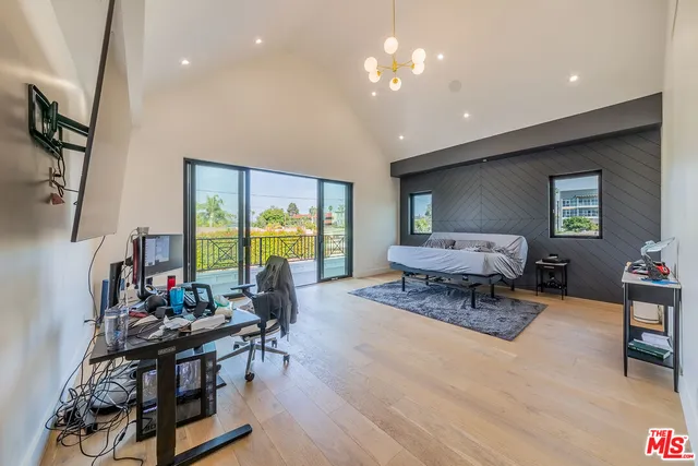 $4,500,000 | 3932 Glencoe Avenue, Venice, CA 90291