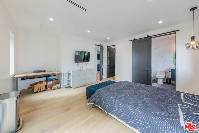 $4,500,000 | 3932 Glencoe Avenue, Venice, CA 90291